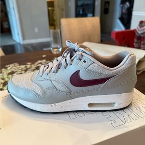 Nike Air Max - Women’s